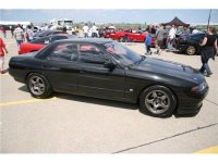 black_nissan_r33_skyline_sedan_1-568-426.jpg