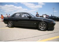 black_nissan_r33_skyline_sedan_1_1-568-426.jpg